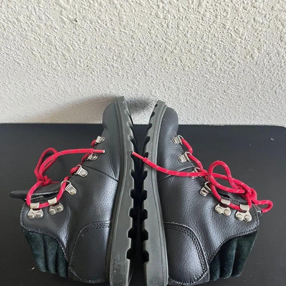 Sorel Unisex Madson Black Waterproof Hiker Boots Size 2 Style NY2994-010 - Picture 6 of 8